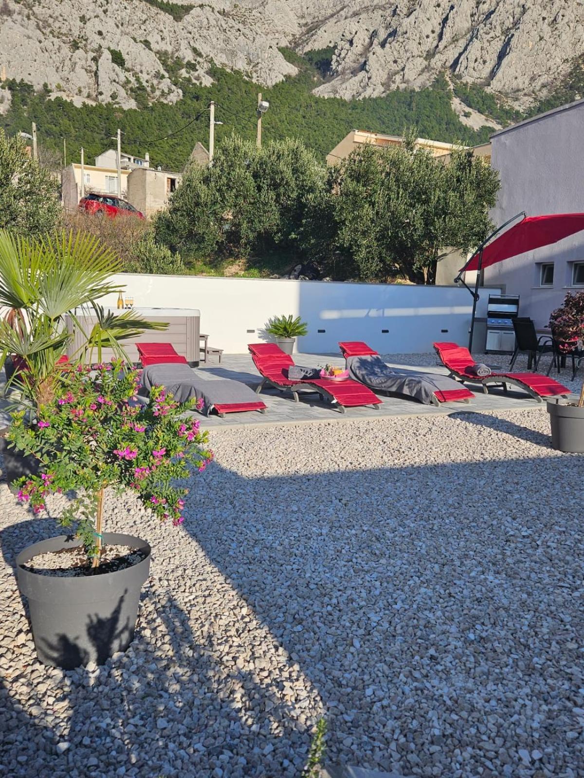 Apartman Koko With Private Jacuzzi Makarska Buitenkant foto