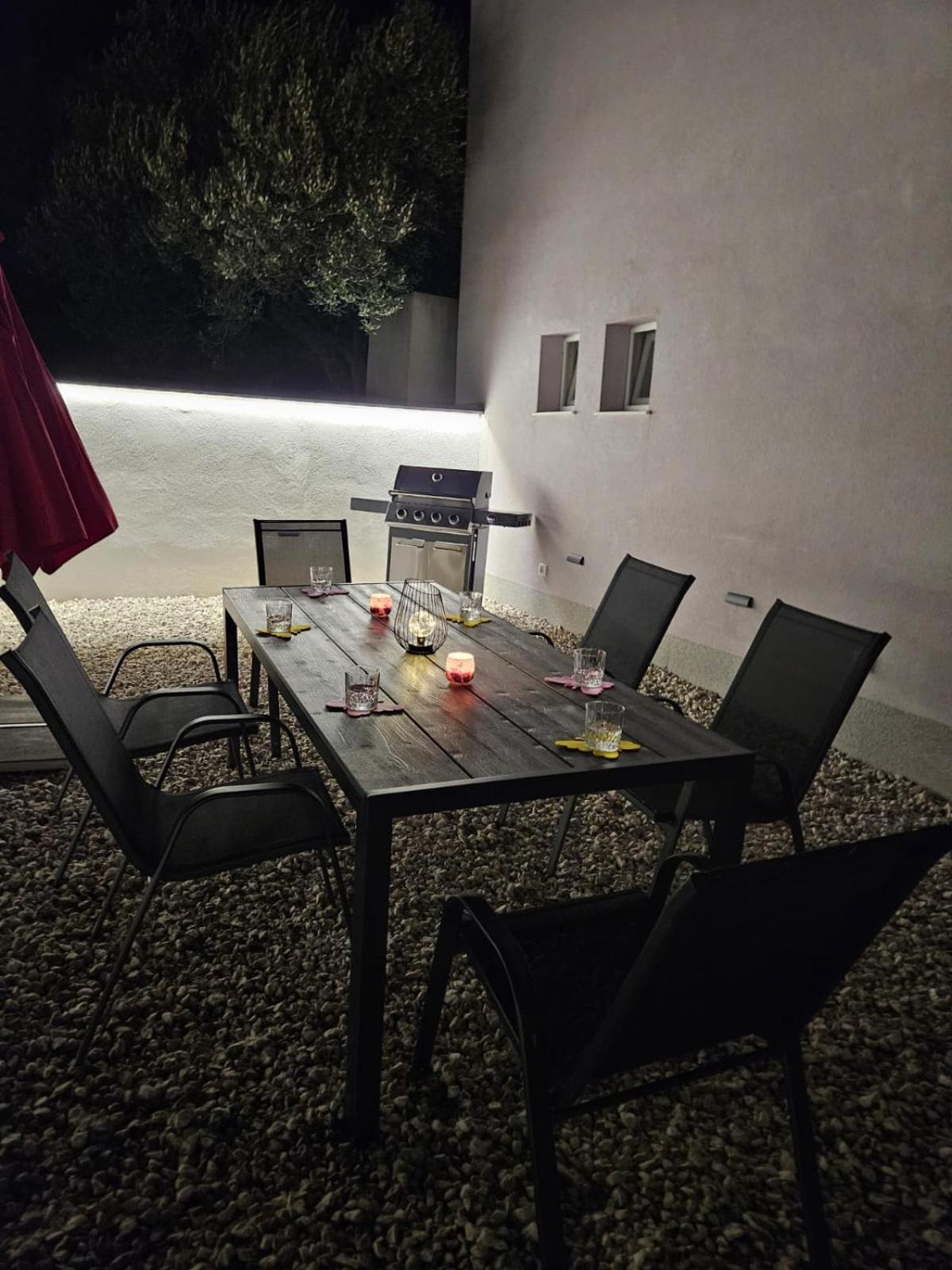 Apartman Koko With Private Jacuzzi Makarska Buitenkant foto