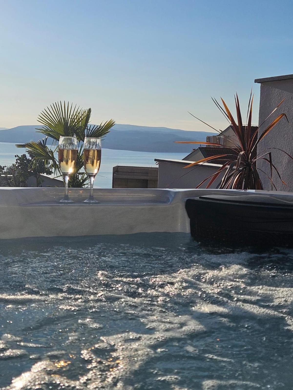 Apartman Koko With Private Jacuzzi Makarska Buitenkant foto