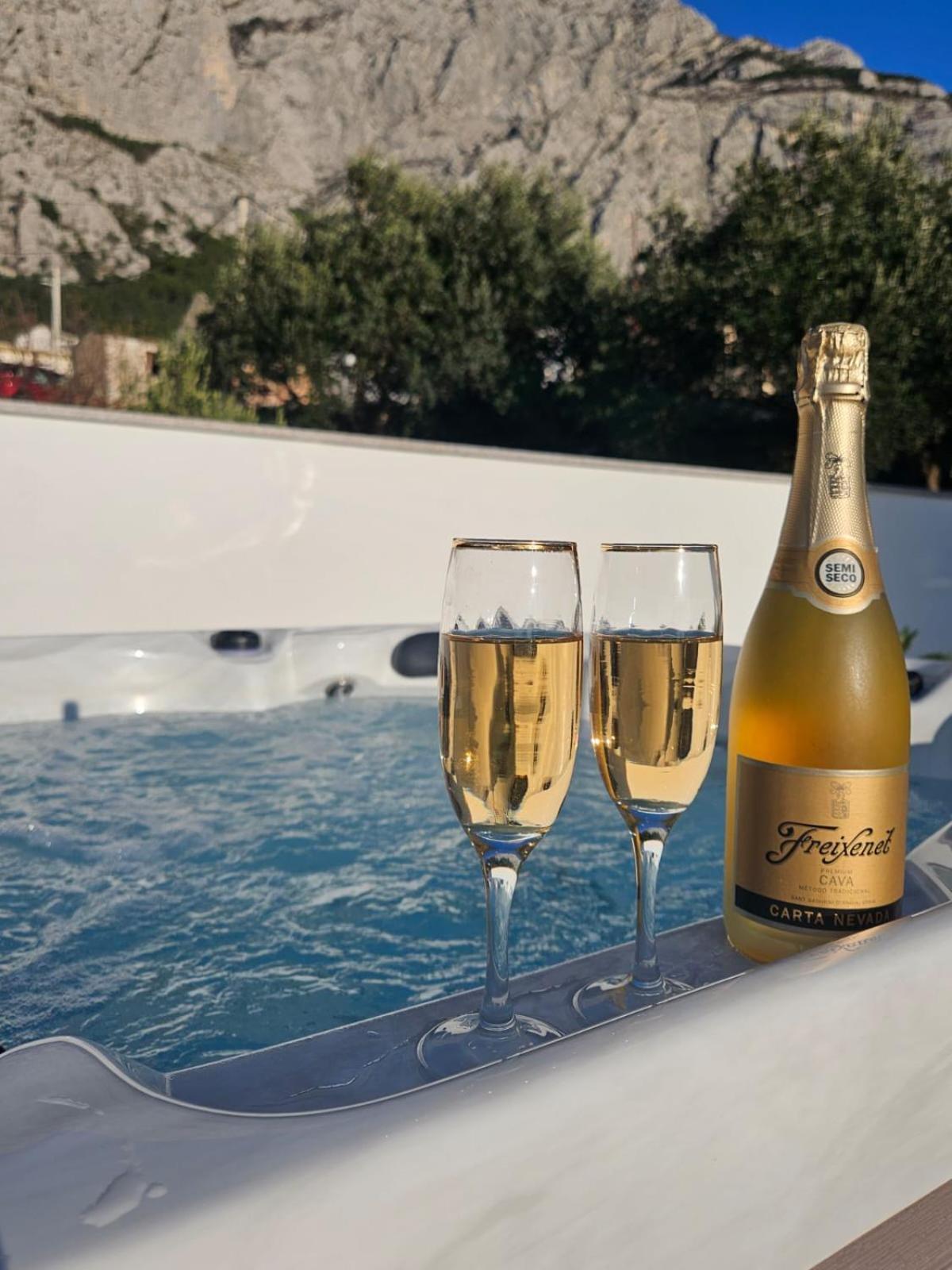 Apartman Koko With Private Jacuzzi Makarska Buitenkant foto