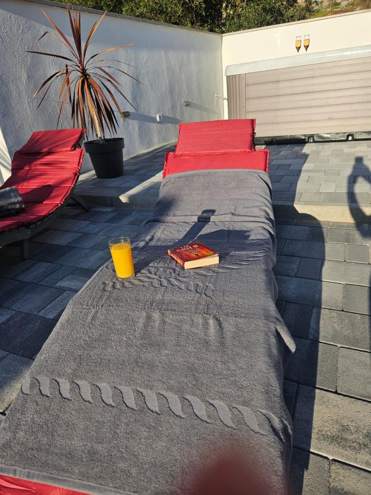 Apartman Koko With Private Jacuzzi Makarska Buitenkant foto