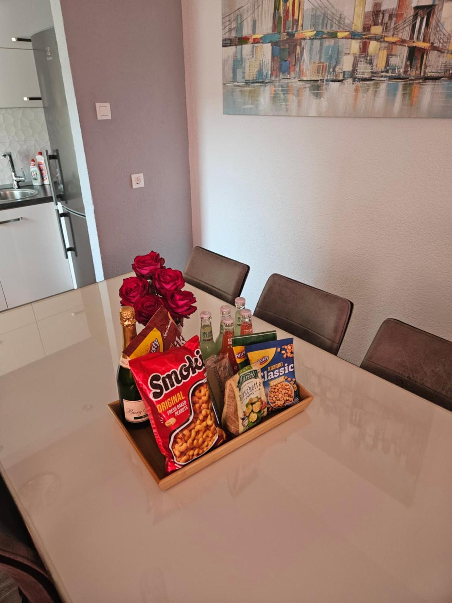 Apartman Koko With Private Jacuzzi Makarska Buitenkant foto
