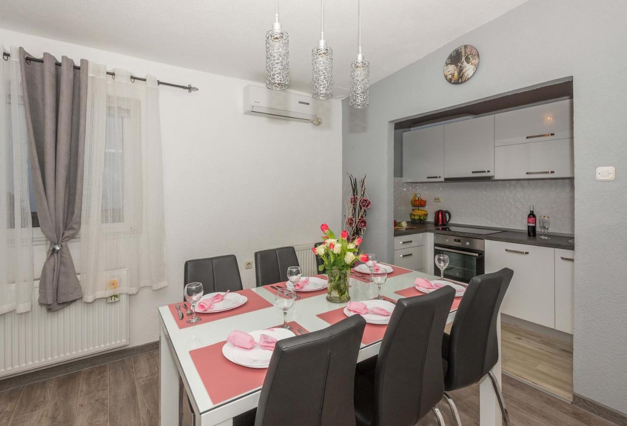 Apartman Koko With Private Jacuzzi Makarska Buitenkant foto